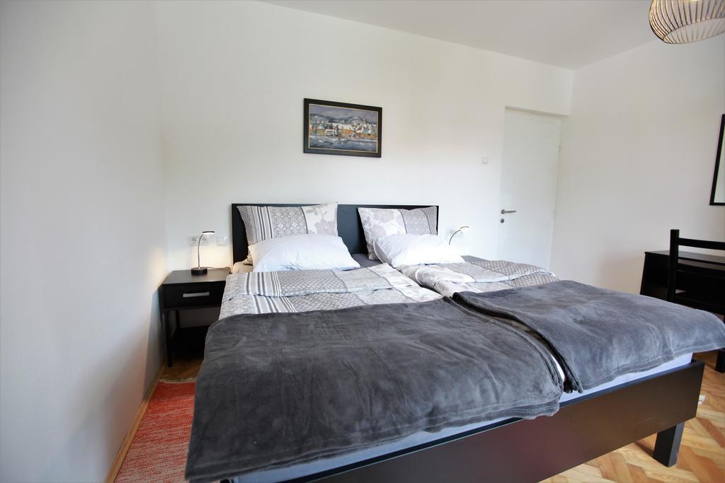 Apartment Gondola Maribor Buitenkant foto
