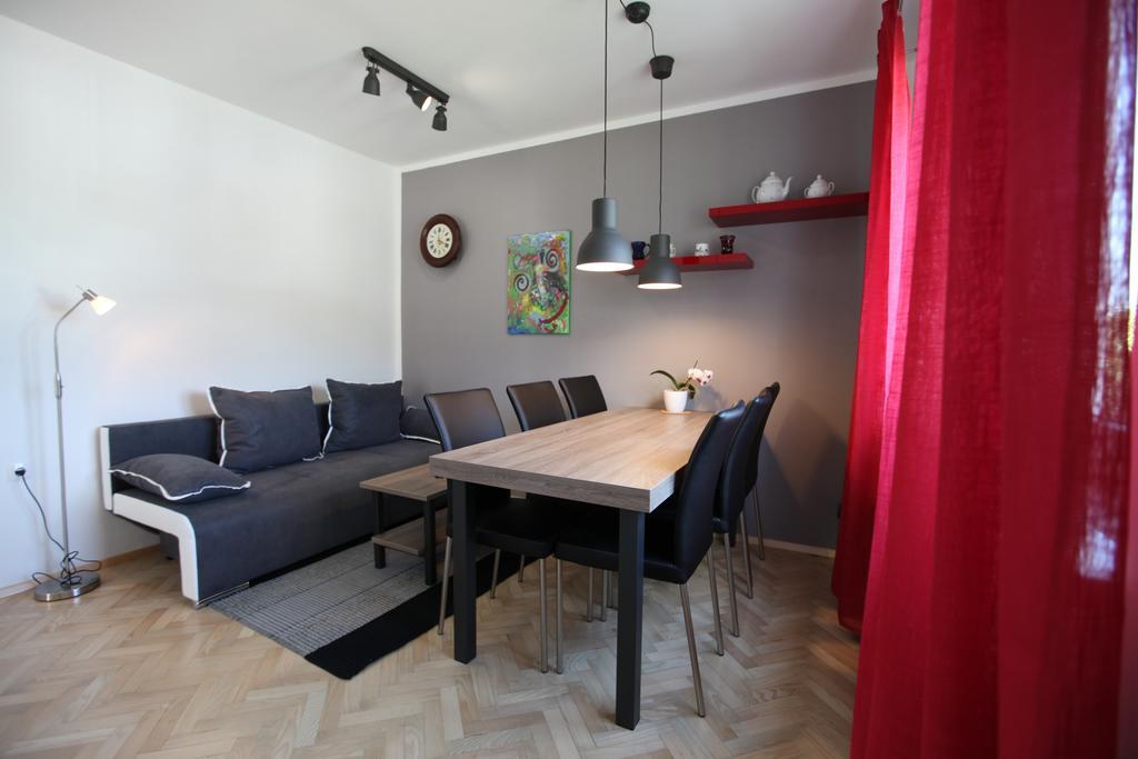 Apartment Gondola Maribor Buitenkant foto